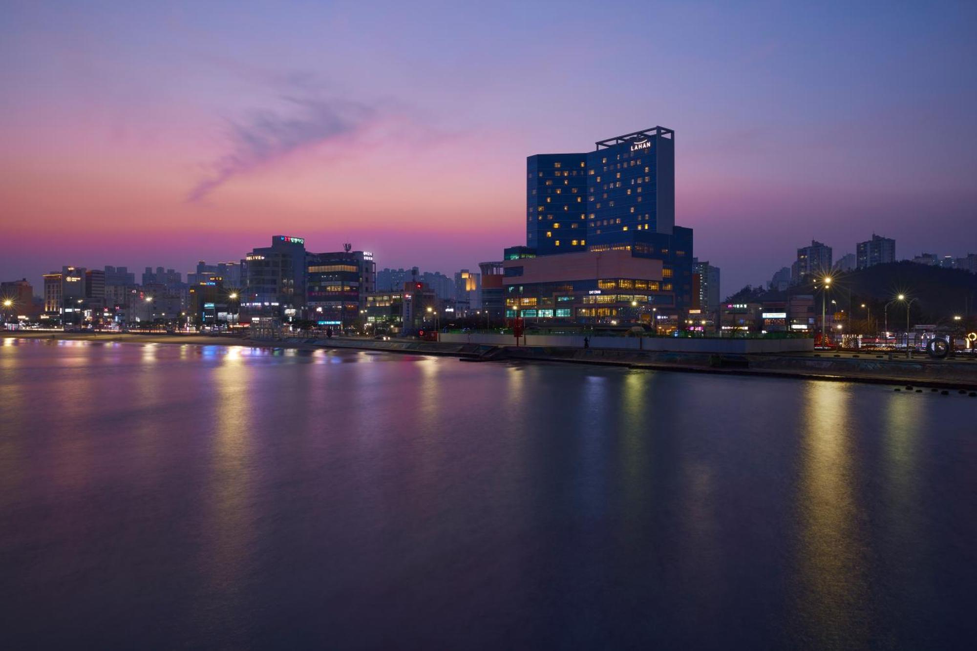Lahan Hotel P'ohang Exterior foto